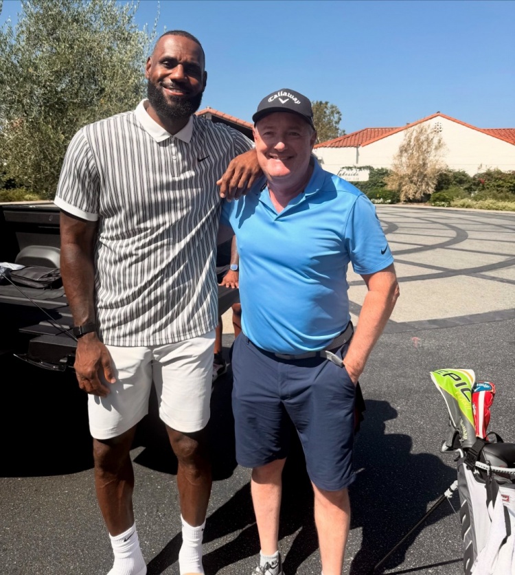 华体会体育-摩根分享与詹姆斯珍贵合照：深感荣幸相遇，揭秘其真实亲和魅力