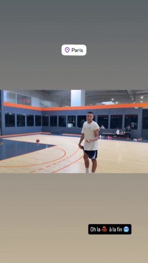 华体会下载-神龟尖叫！姆巴佩挑战连进3个3分球，梅开二度后戴帽失败痛苦大喊