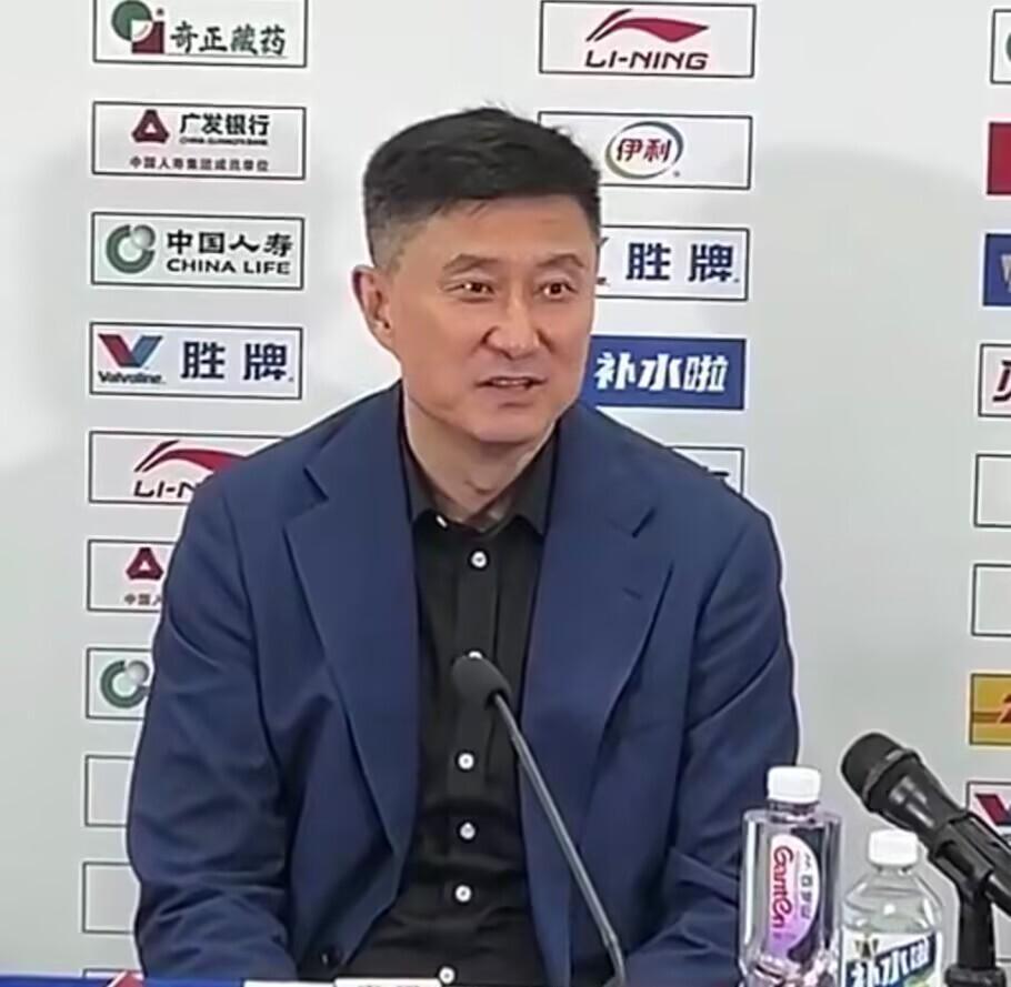 华体会体育-杜锋说没什么遗憾！球迷喊下课，广东重金引援，连续两年无缘四强